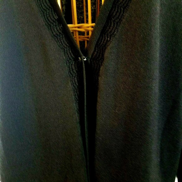 Lands' End Women Black Shrug Sweater Size Large 1 top closure Basic Capsule - Picture 3 of 8